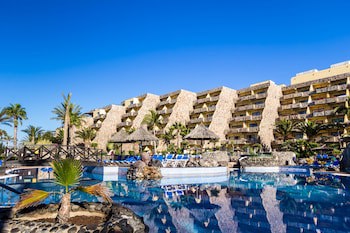 Bluebay Beach Club Aparthotel