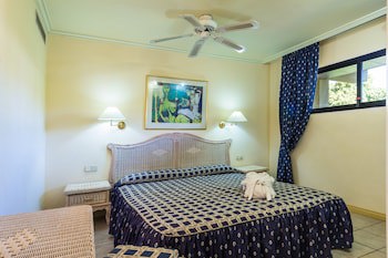 Bluebay Beach Club Aparthotel