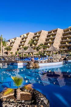 Bluebay Beach Club Aparthotel