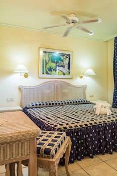 Bluebay Beach Club Aparthotel