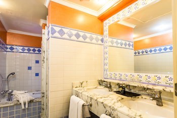 Bluebay Beach Club Aparthotel