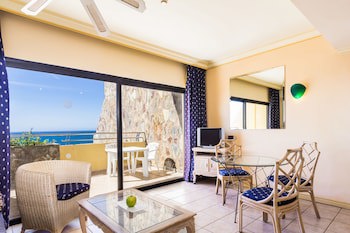 Bluebay Beach Club Aparthotel