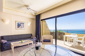 Bluebay Beach Club Aparthotel
