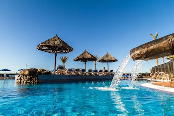 Bluebay Beach Club Aparthotel