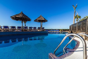 Bluebay Beach Club Aparthotel