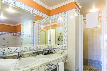 Bluebay Beach Club Aparthotel