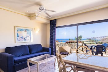 Bluebay Beach Club Aparthotel