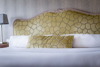 Friday Hotel