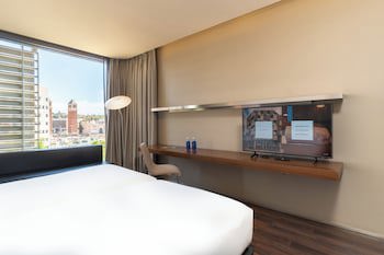 B-Hotel