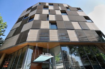 B-Hotel