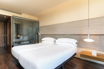 B-Hotel
