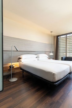 B-Hotel