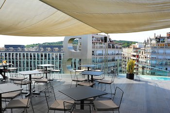 B-Hotel