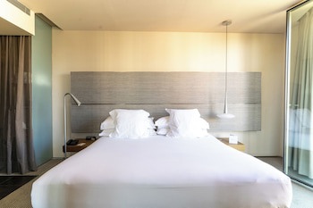 B-Hotel