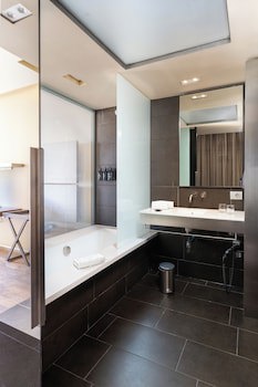 B-Hotel