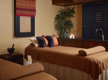 Careys Manor & Senspa
