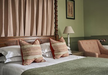 Careys Manor & Senspa