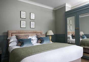 Careys Manor & Senspa