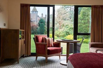 Careys Manor & Senspa
