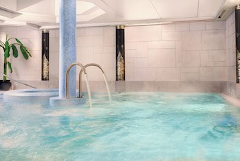 Careys Manor & Senspa