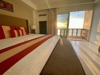 Costa Sur Resort & Spa