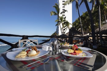 Costa Sur Resort & Spa