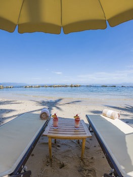 Costa Sur Resort & Spa