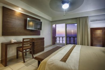 Costa Sur Resort & Spa