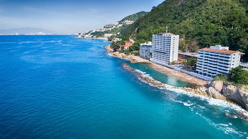 Costa Sur Resort & Spa