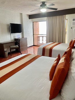 Costa Sur Resort & Spa