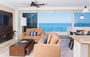 Costa Sur Resort & Spa