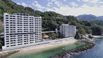 Costa Sur Resort & Spa
