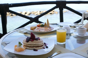 Costa Sur Resort & Spa