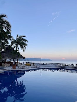 Costa Sur Resort & Spa