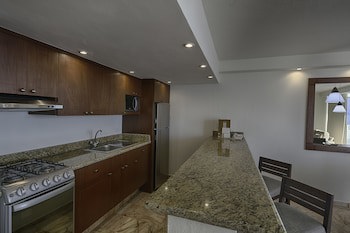 Costa Sur Resort & Spa