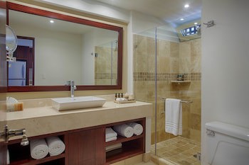 Costa Sur Resort & Spa