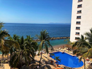 Costa Sur Resort & Spa