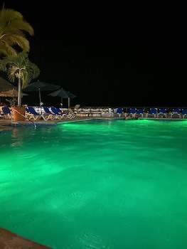 Costa Sur Resort & Spa