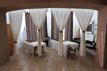 Costa Sur Resort & Spa