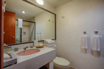 Costa Sur Resort & Spa