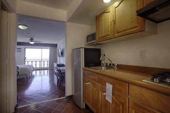 Costa Sur Resort & Spa