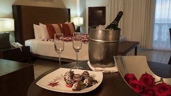 Costa Sur Resort & Spa