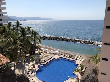 Costa Sur Resort & Spa