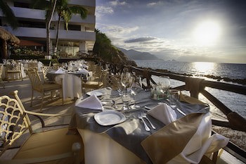 Costa Sur Resort & Spa
