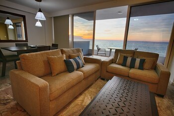 Costa Sur Resort & Spa