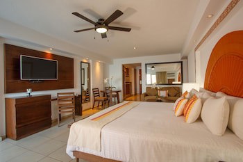 Costa Sur Resort & Spa