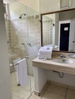 Costa Sur Resort & Spa