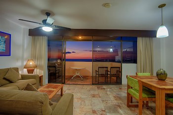 Costa Sur Resort & Spa