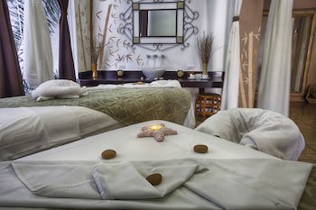 Costa Sur Resort & Spa