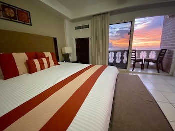 Costa Sur Resort & Spa